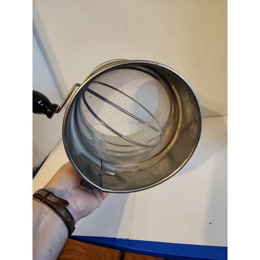 Vintage Stainless Steel Rotary Sifter Flour/Powdered‎ Sugar Baking